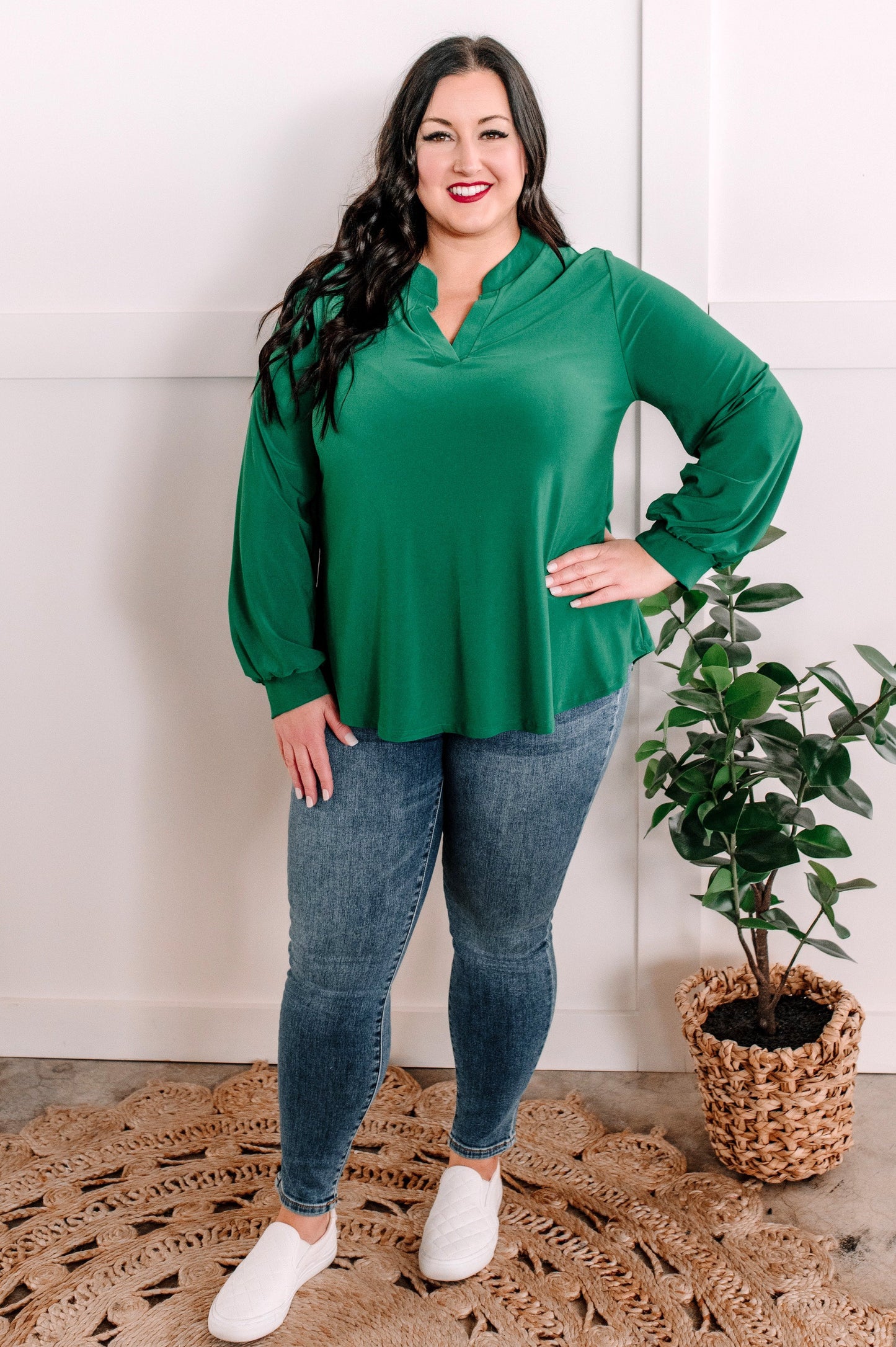 Gabby Front Long Sleeve Top In Kelly Green