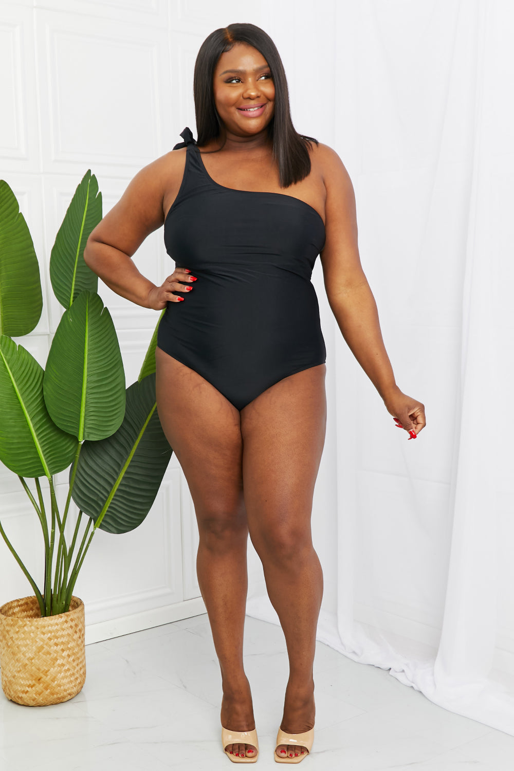 Deep End One-Shoulder One-Piece Swimsuit in Black